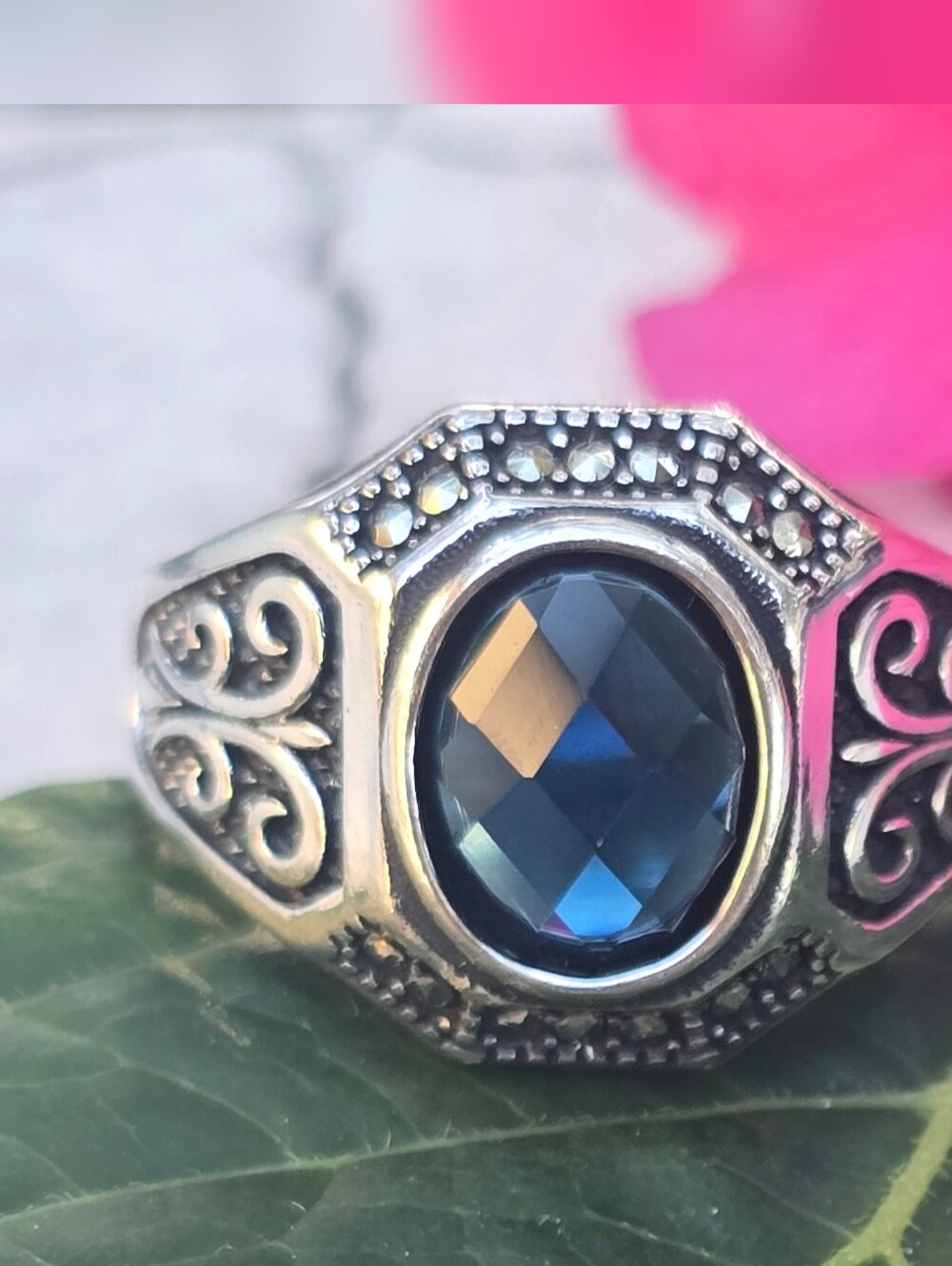 Sterling Silver Ring with Dark Blue Gem Size 11 Unisex